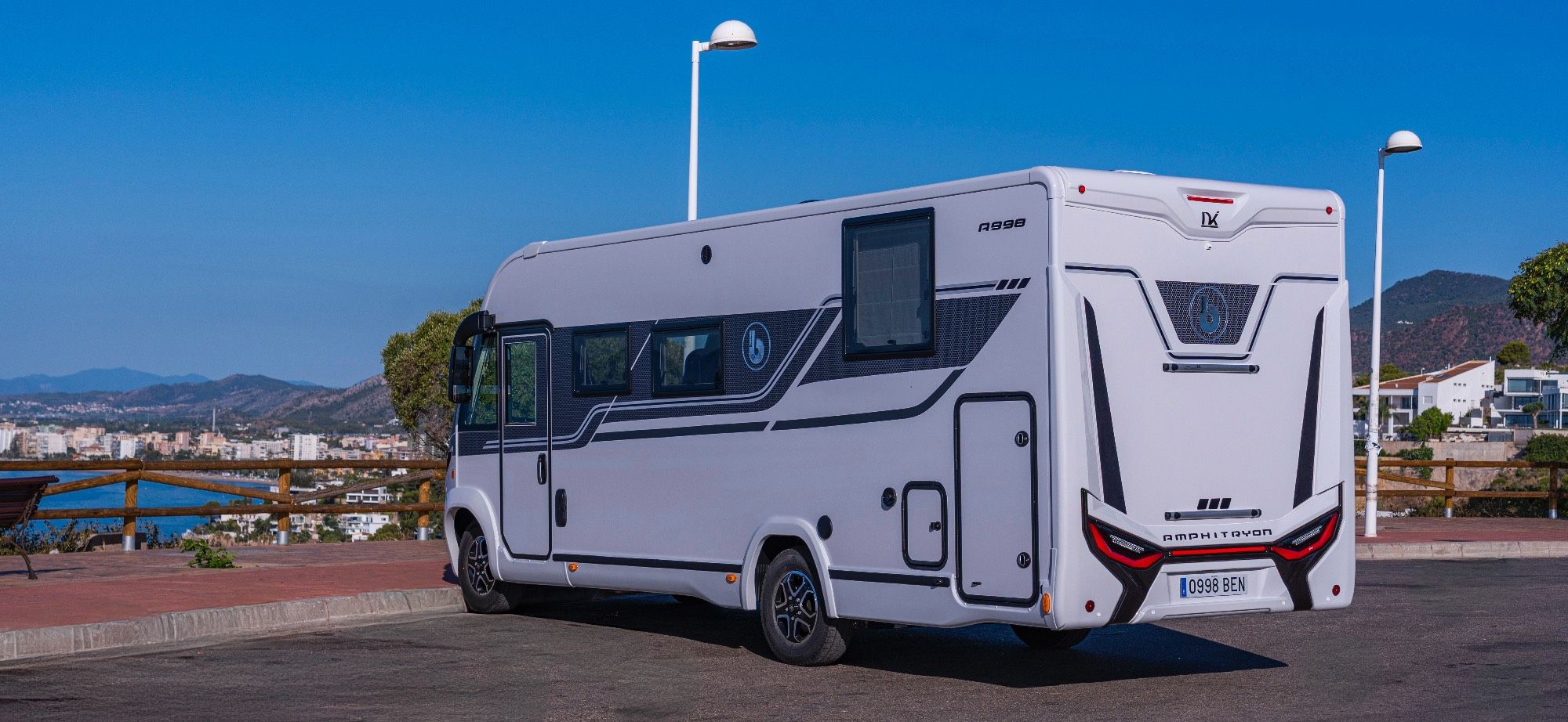 Exterior 8