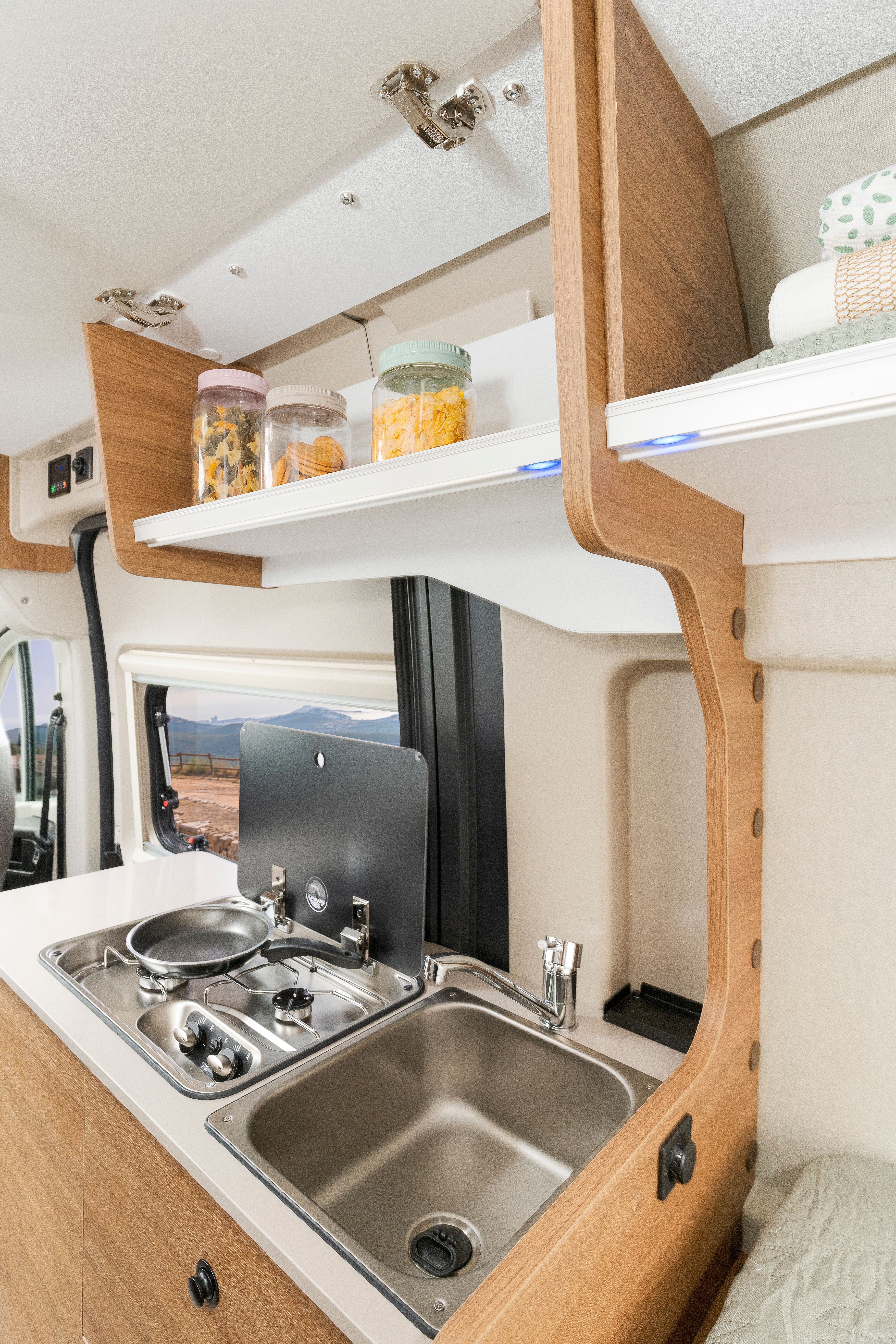 Interior 6