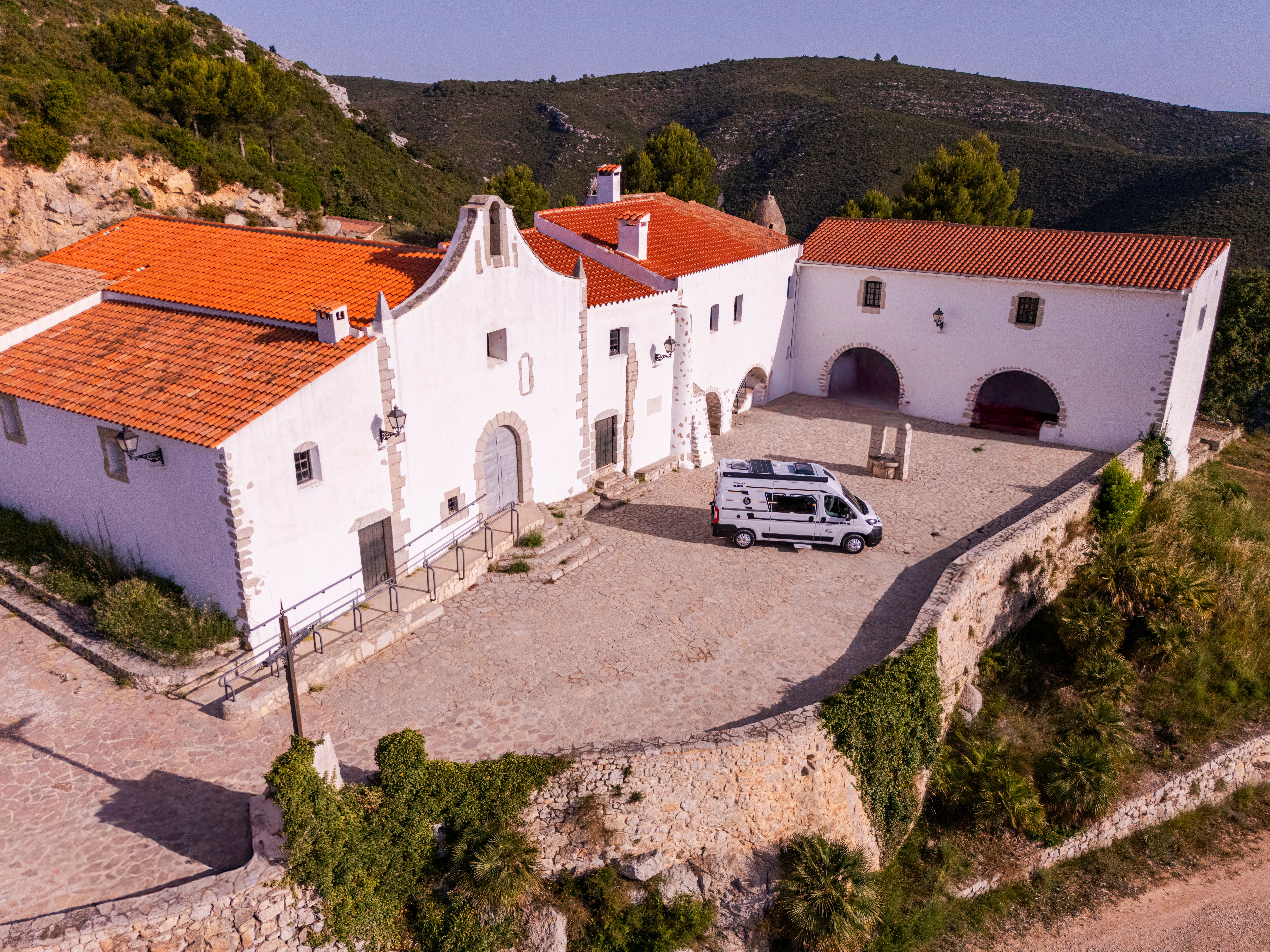 Exterior 13