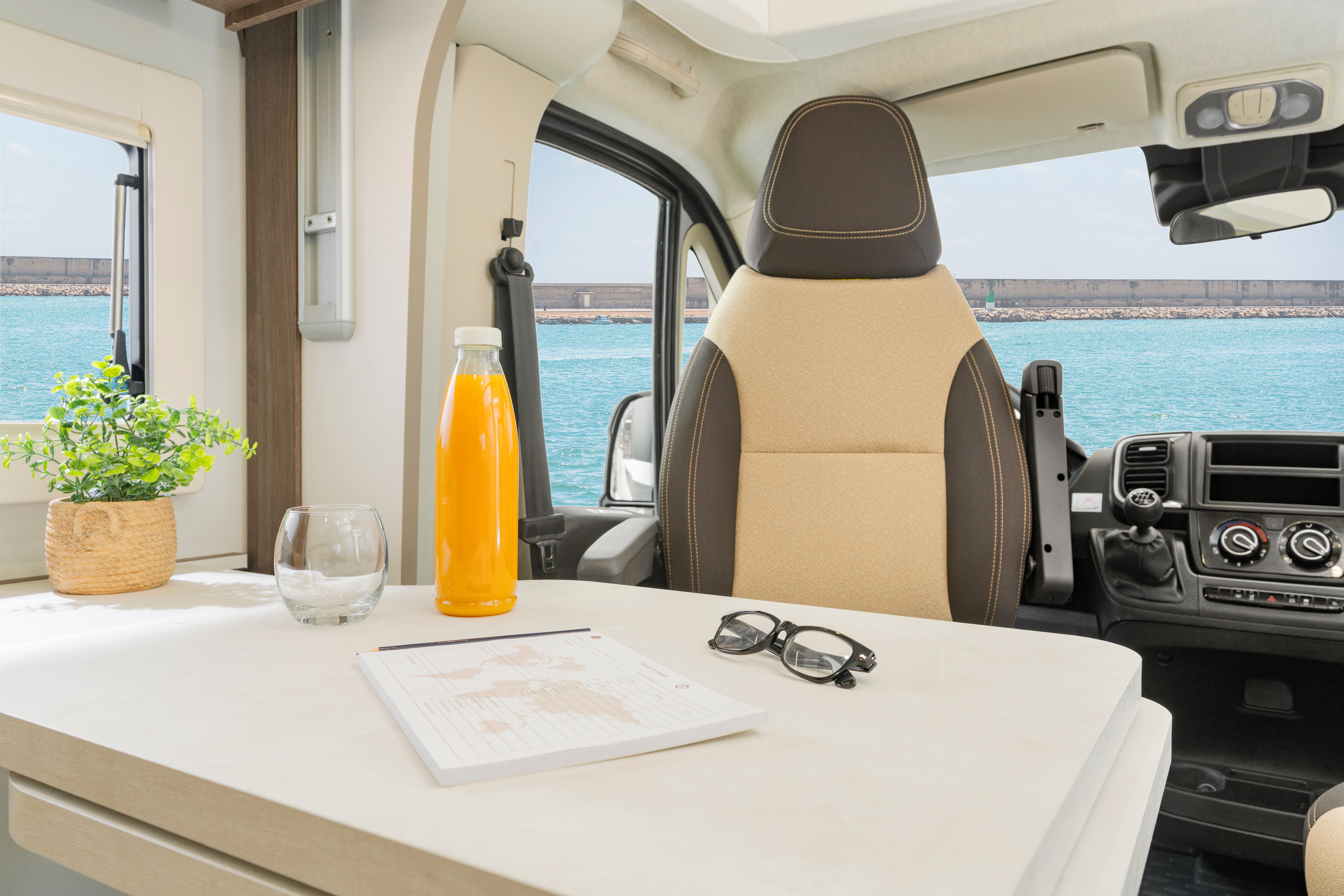 Interior 7