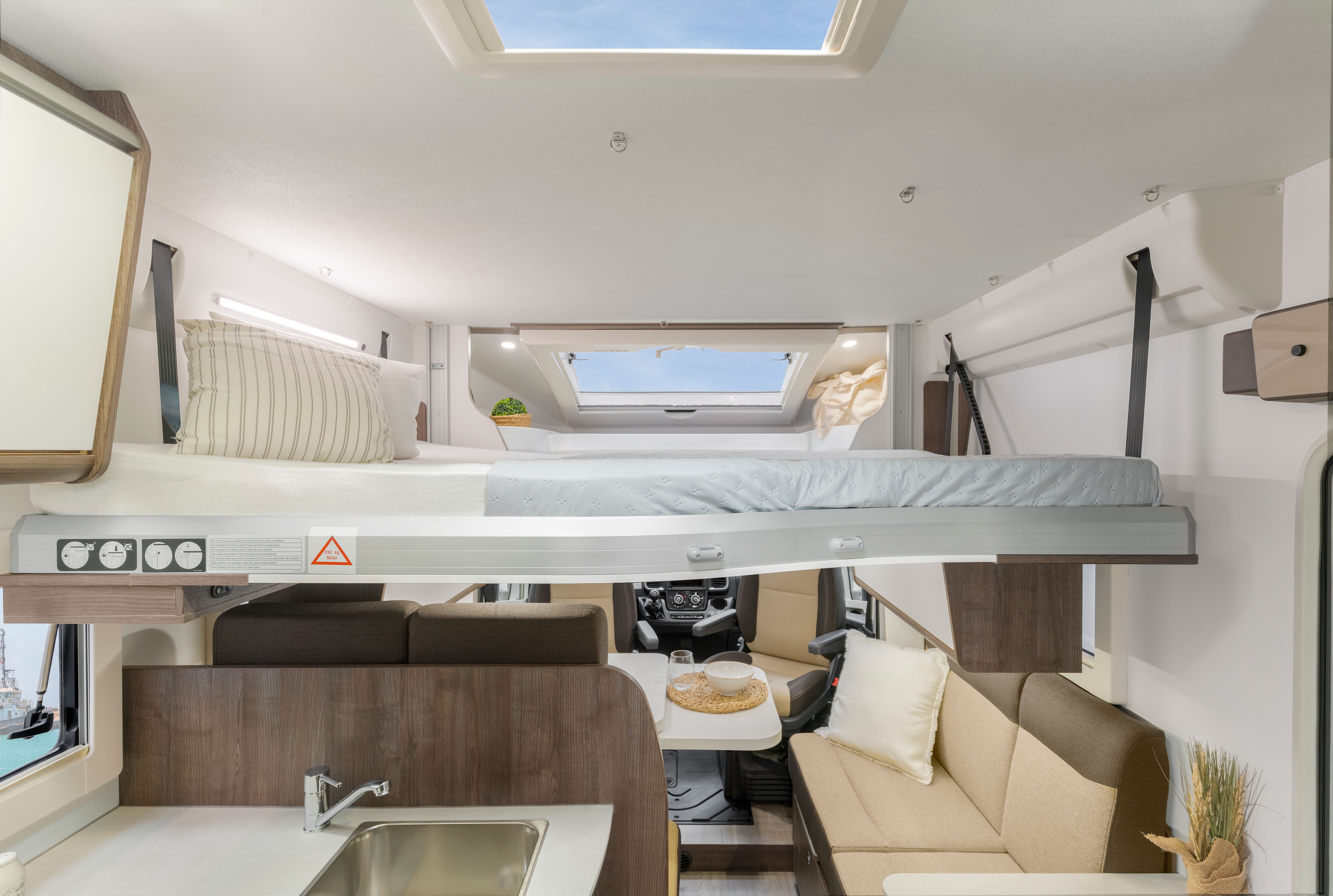 Interior 13