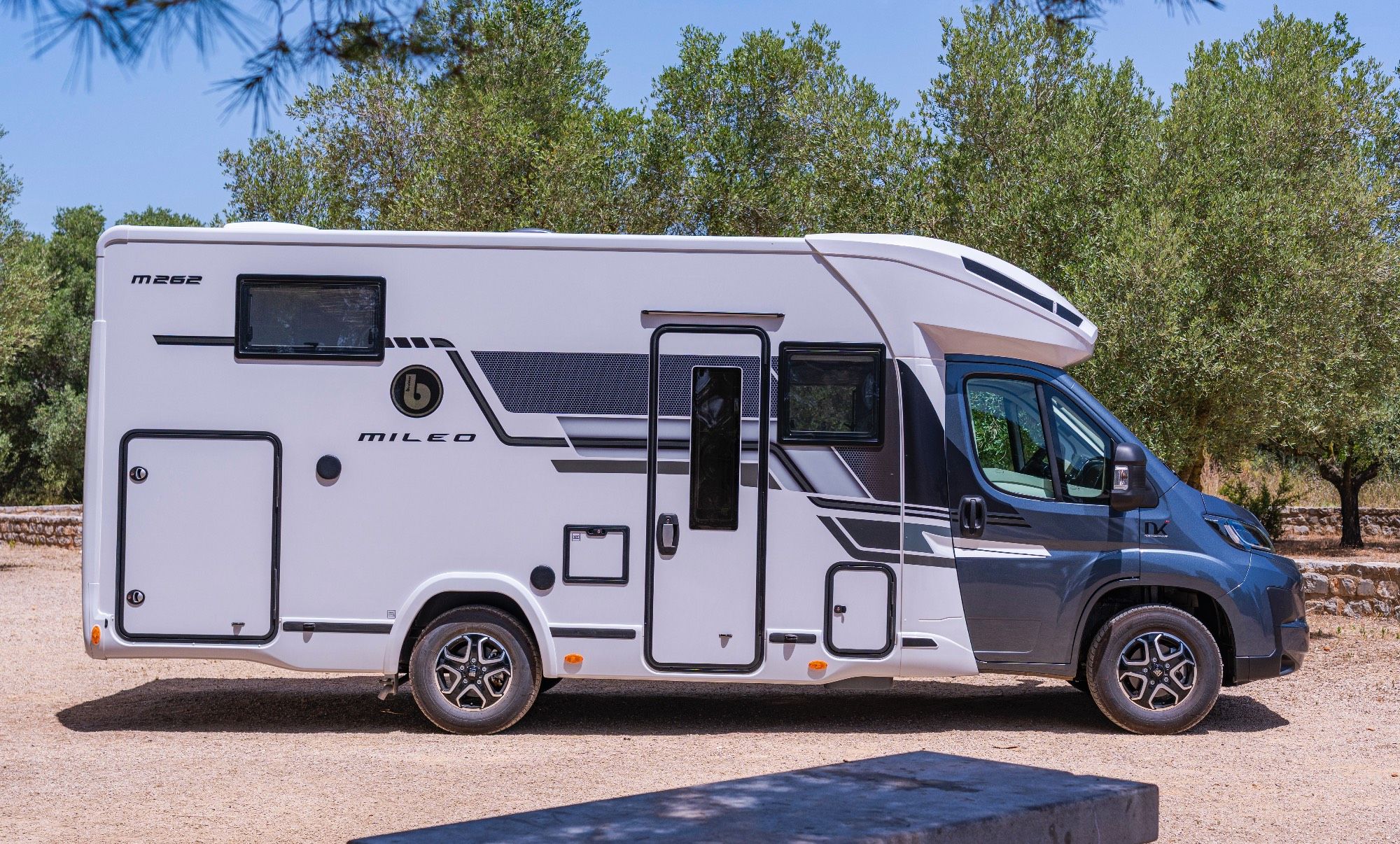 Exterior 10