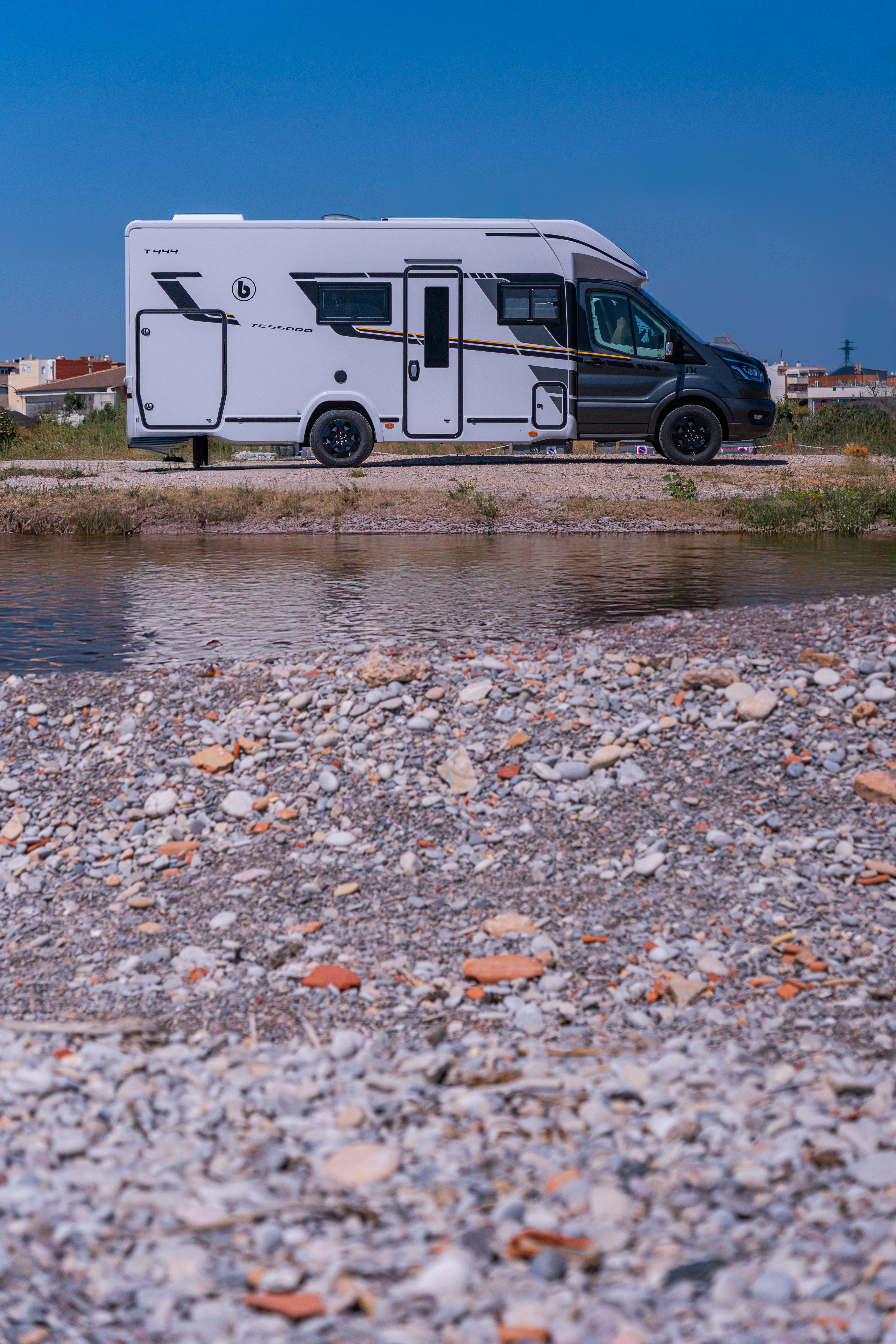 Exterior 10