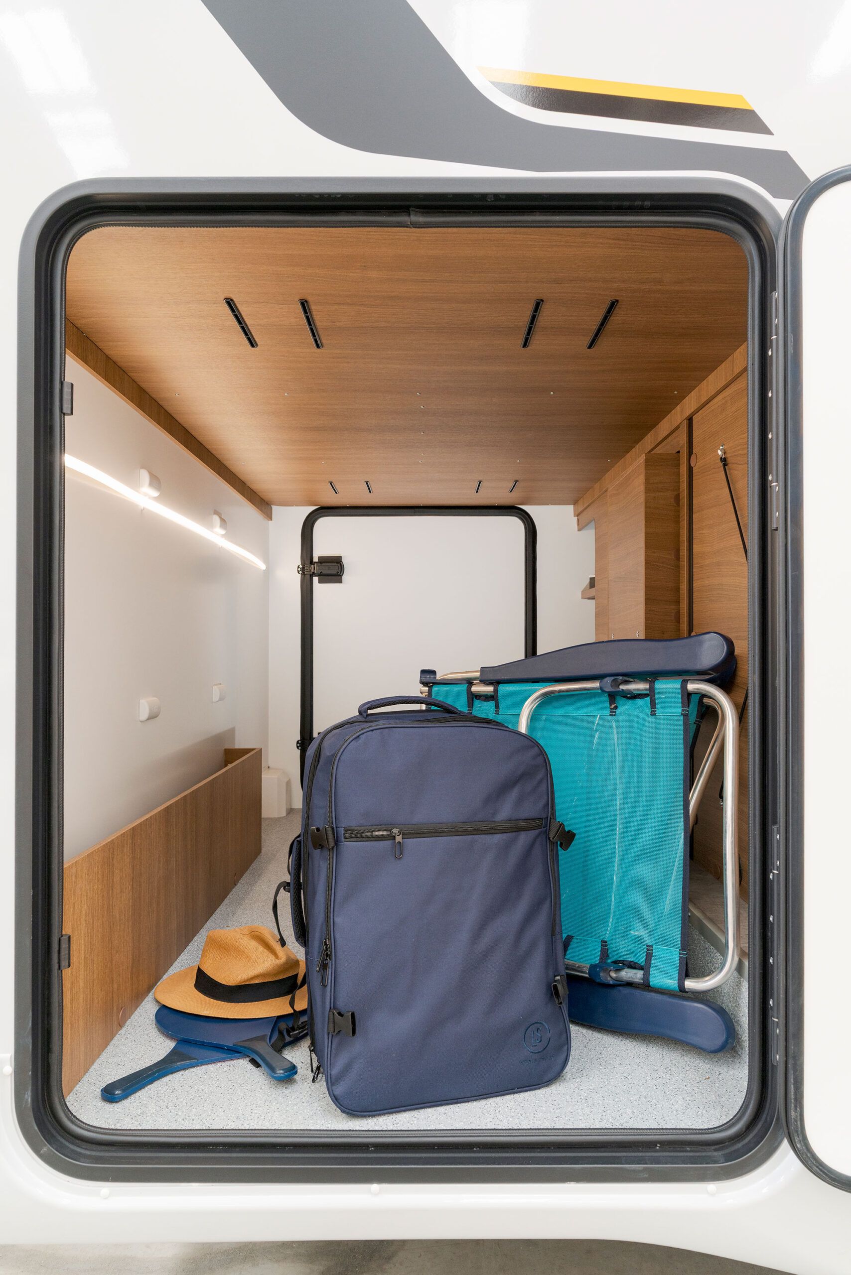 Interior 4