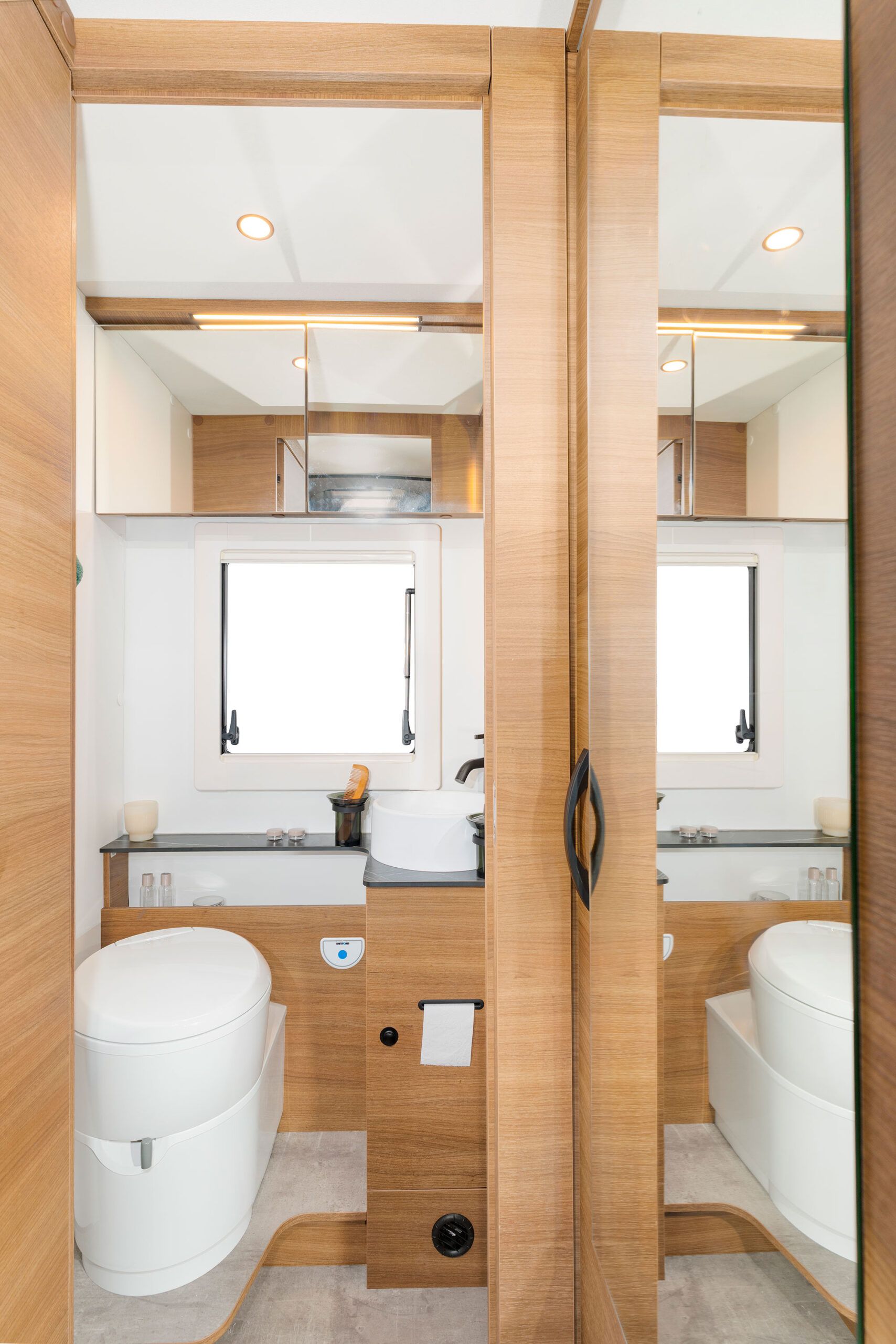 Interior 5