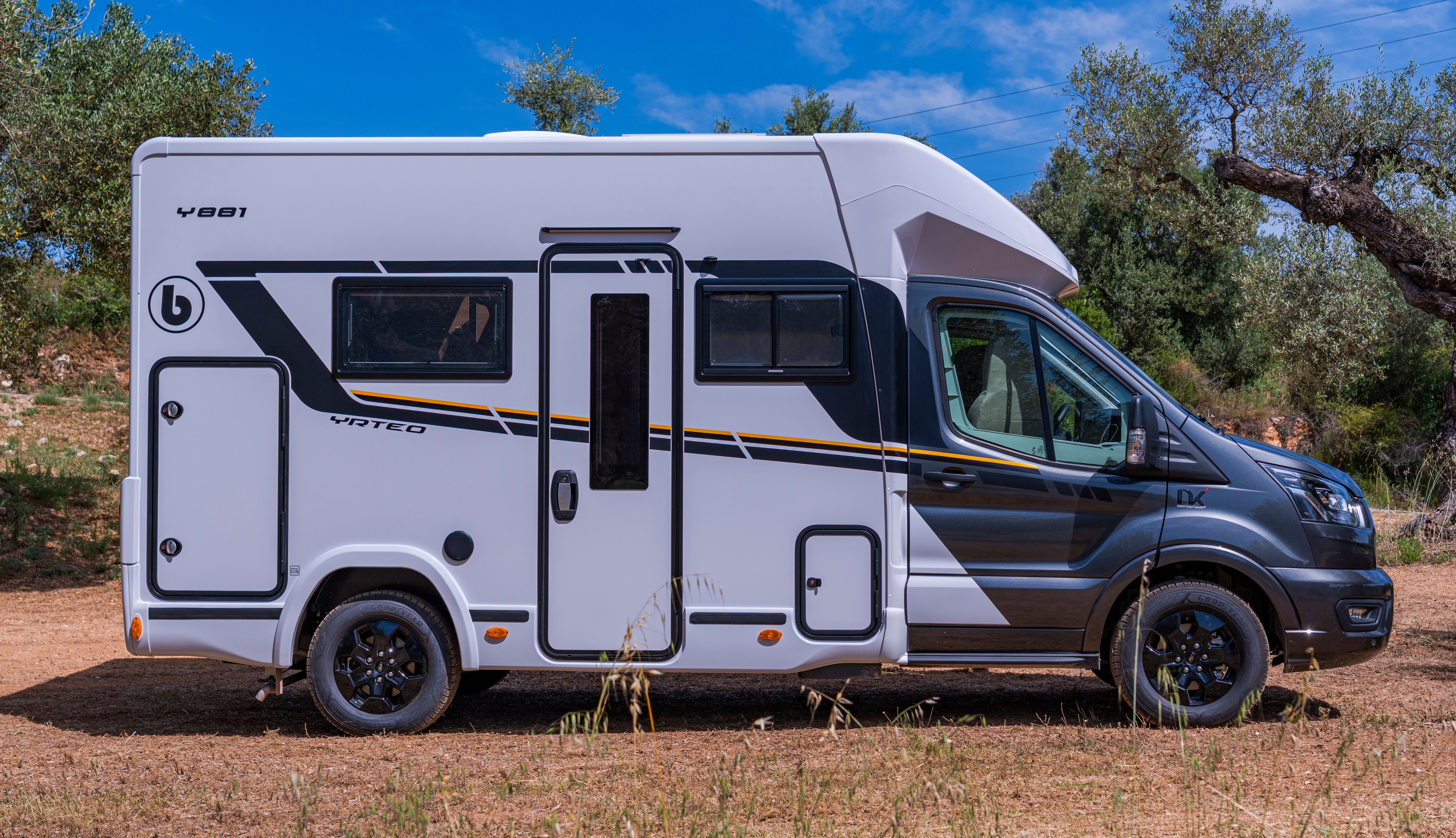 Exterior 8