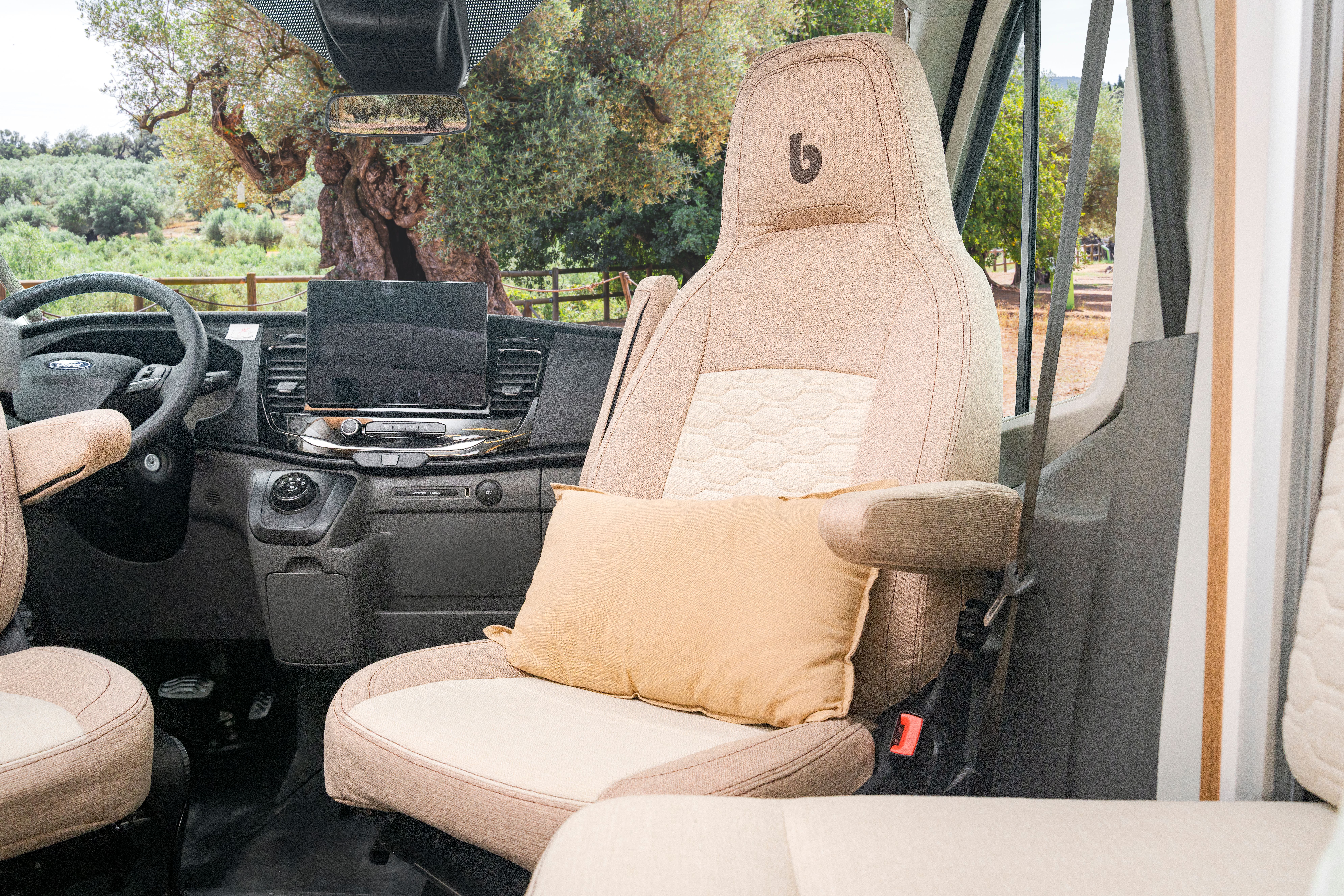 Interior 6