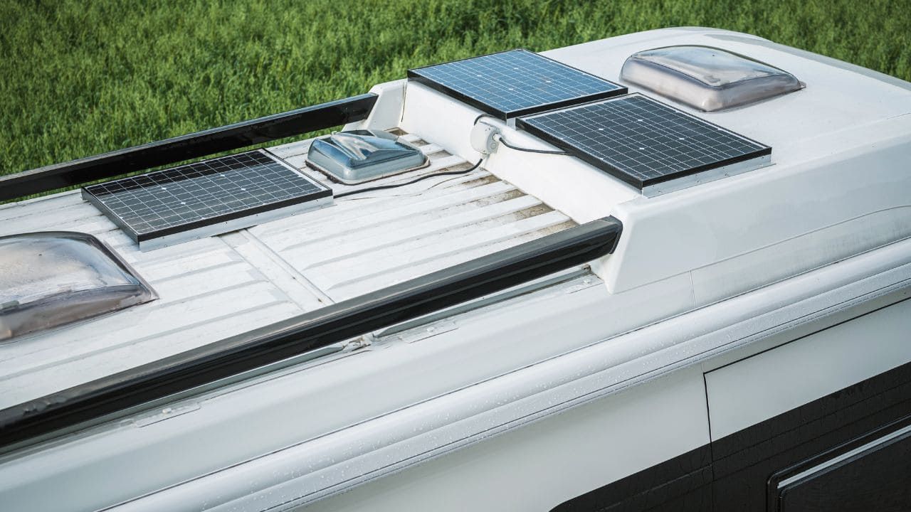 Paneles solares para autocaravanas: ¿cómo elegir el adecuado?