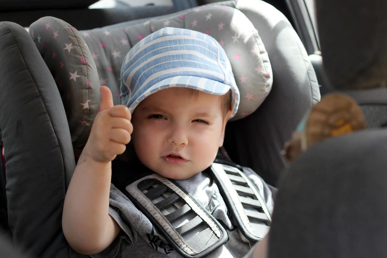 Normativa DGT sobre sillas en vehículos para niños